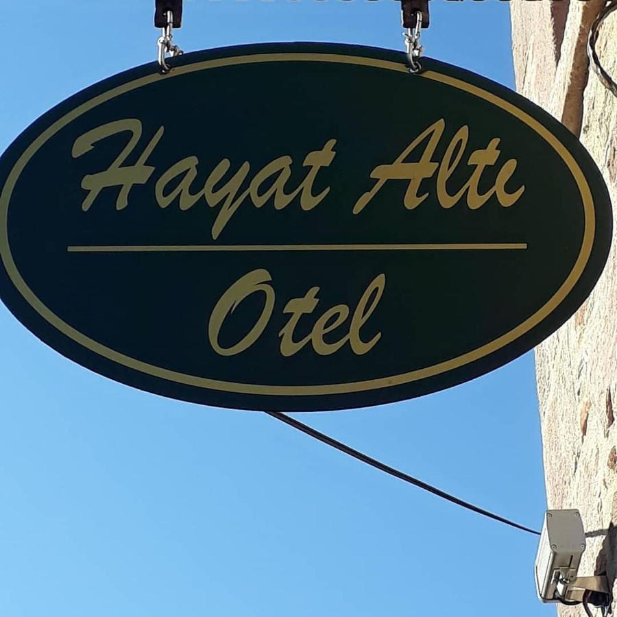 Hayat Alti Otel ไอวาลิค ภายนอก รูปภาพ